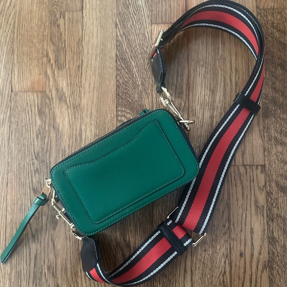 Marc Jacobs Green Crossbody Bag with Gold Accents - Picture 4 of 8